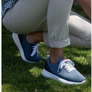 Men’s Kizik slip on blue athletic shoes size 8